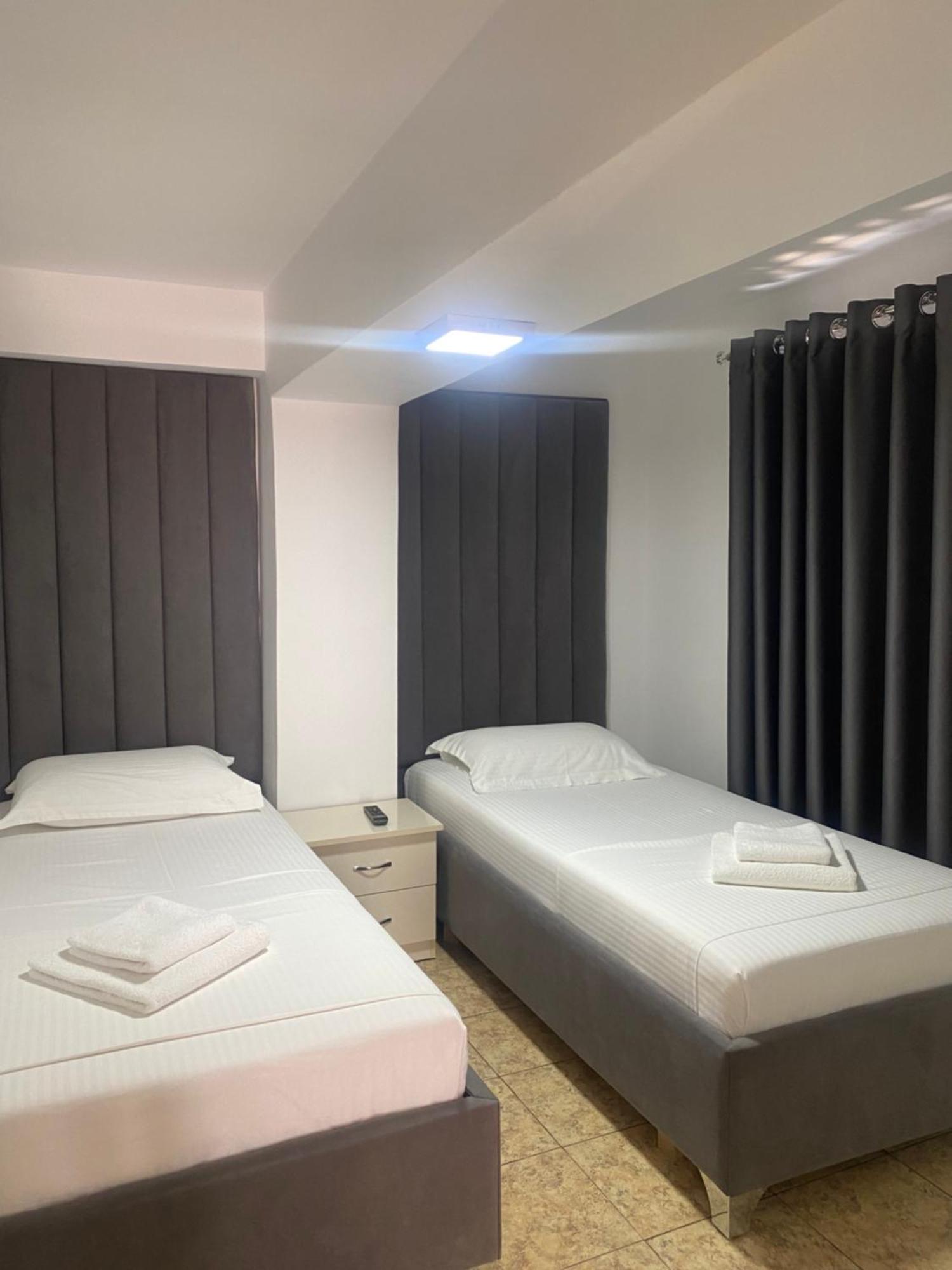 Kuburi Hotel Ksamil Exteriör bild